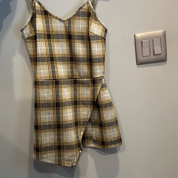 Bundle of 3- two rompers and dress - Picture 3 of 8